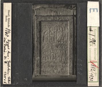 Vorschaubild Ägyptisches Museum, Grabstein Gebet vor Osiris, u.R. Diasammlung